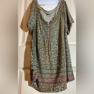 Faded glory sz-12/14, pheasant top- subtle colors, faux buttons, pleated bodice